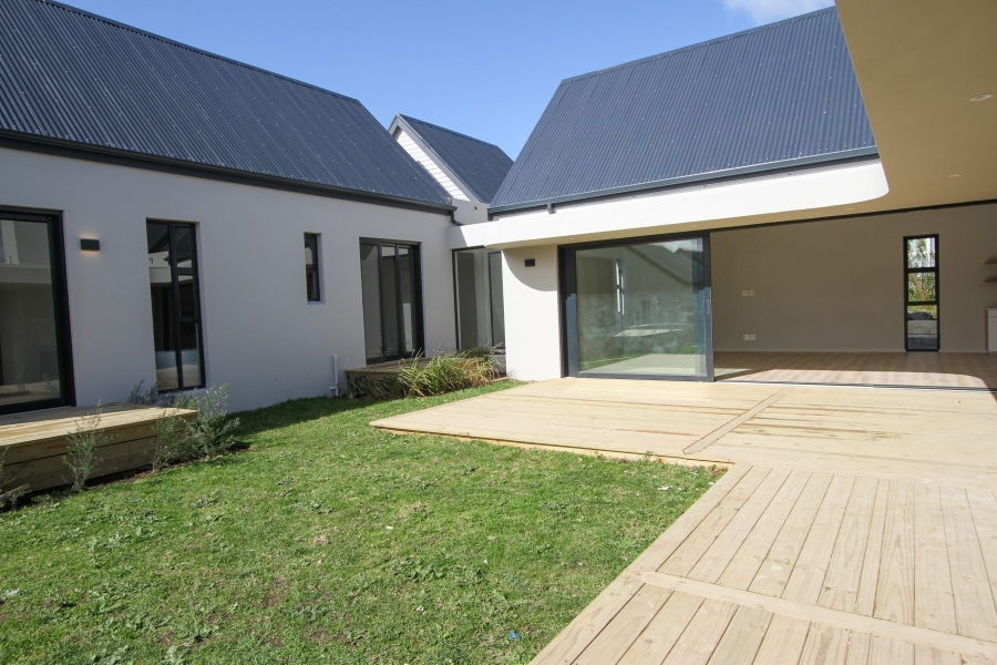 4 Bedroom Property for Sale in Baron View Western Cape